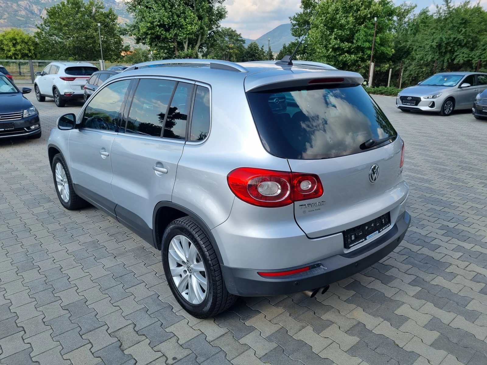 VW Tiguan 2.0TDi-140ps 4 MOTION= ПЪЛНА СЕРВИЗНА ИСТОРИЯ в VW, снимка 4 - Автомобили и джипове - 55231529