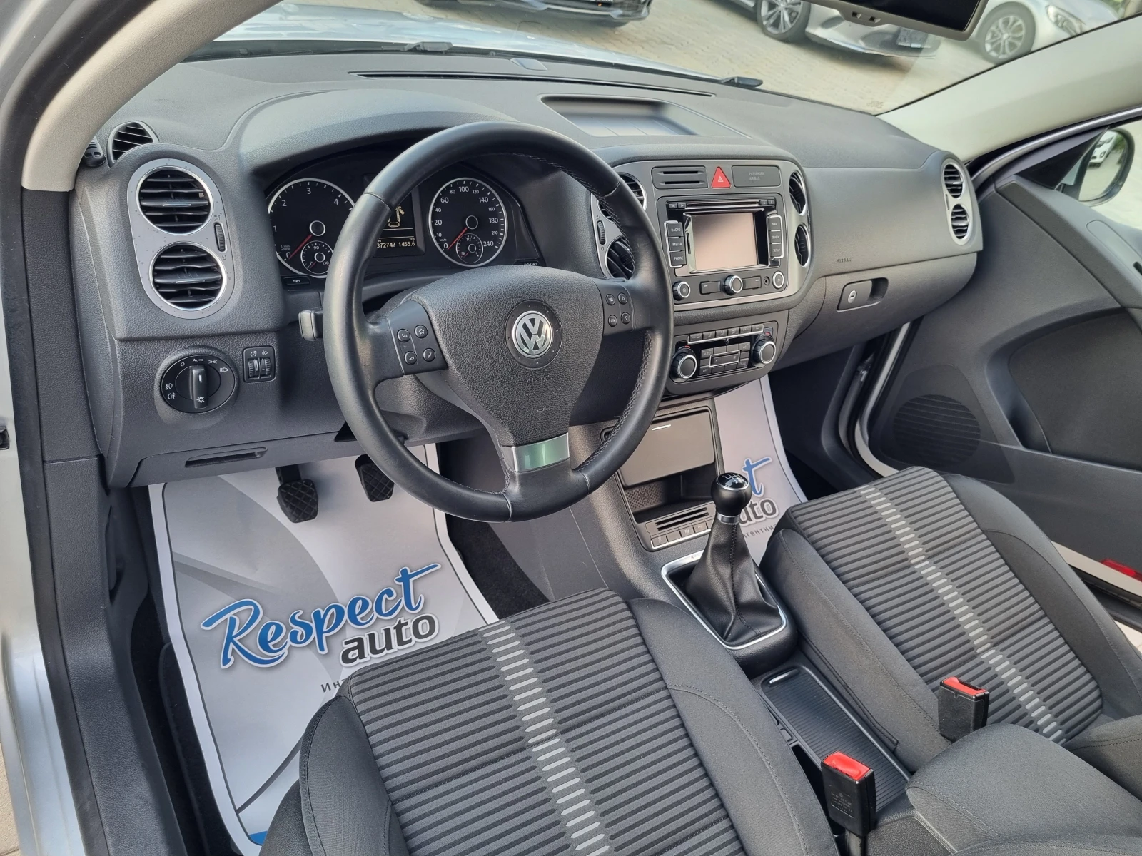 VW Tiguan 2.0TDi-140ps 4 MOTION= ПЪЛНА СЕРВИЗНА ИСТОРИЯ в VW, снимка 9 - Автомобили и джипове - 55231529