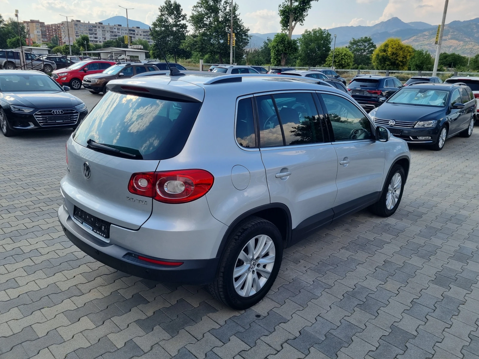 VW Tiguan 2.0TDi-140ps 4 MOTION= ПЪЛНА СЕРВИЗНА ИСТОРИЯ в VW, снимка 6 - Автомобили и джипове - 55231529