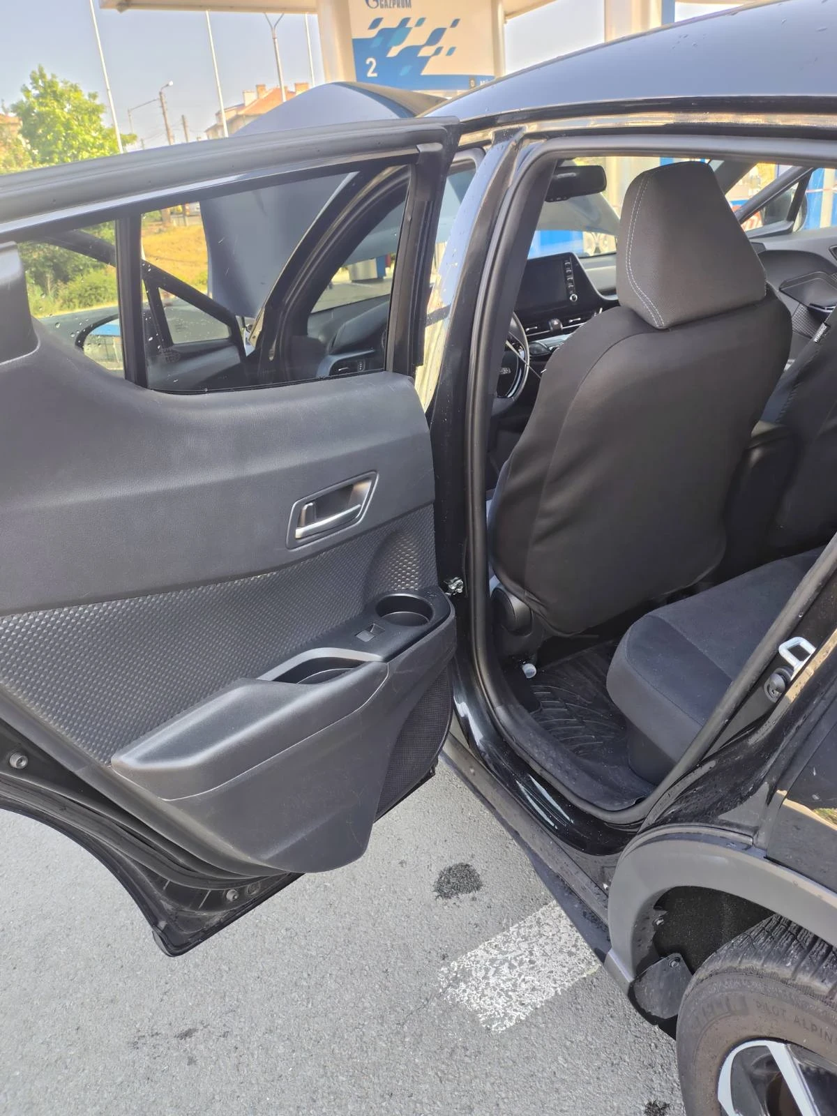 Toyota C-HR, снимка 17 - Автомобили и джипове - 55631733