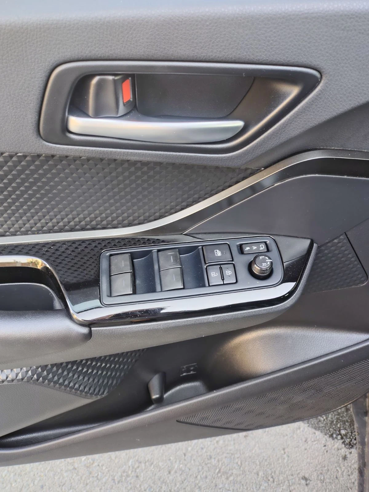 Toyota C-HR, снимка 13 - Автомобили и джипове - 55631733