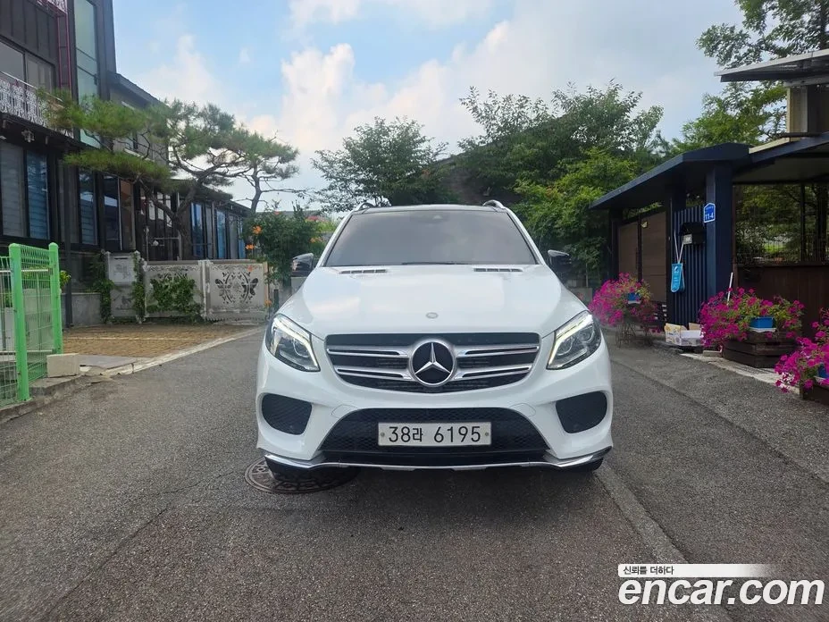 Mercedes-Benz GLE 350d | 4MATIC, снимка 3 - Автомобили и джипове - 56059950
