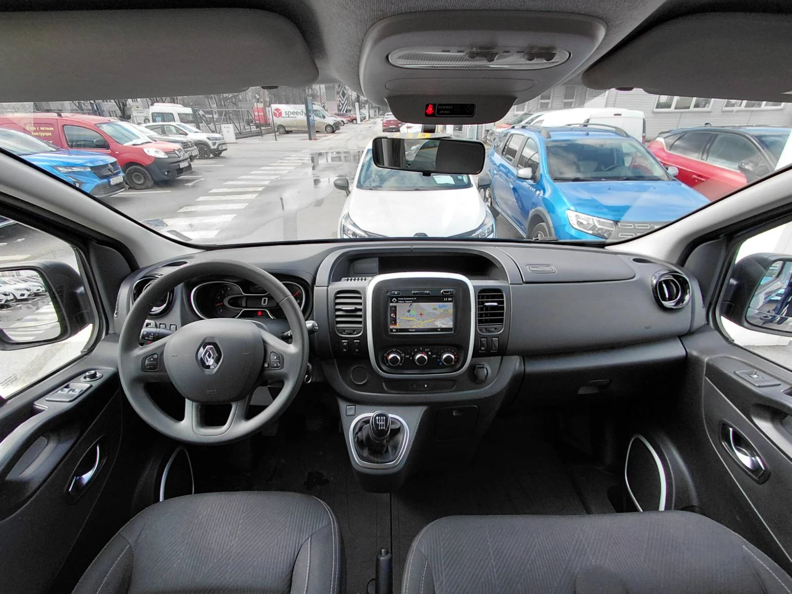 Renault Trafic 2.0dCi/145к.с/L2H1/(8+ 1) места - изображение 8