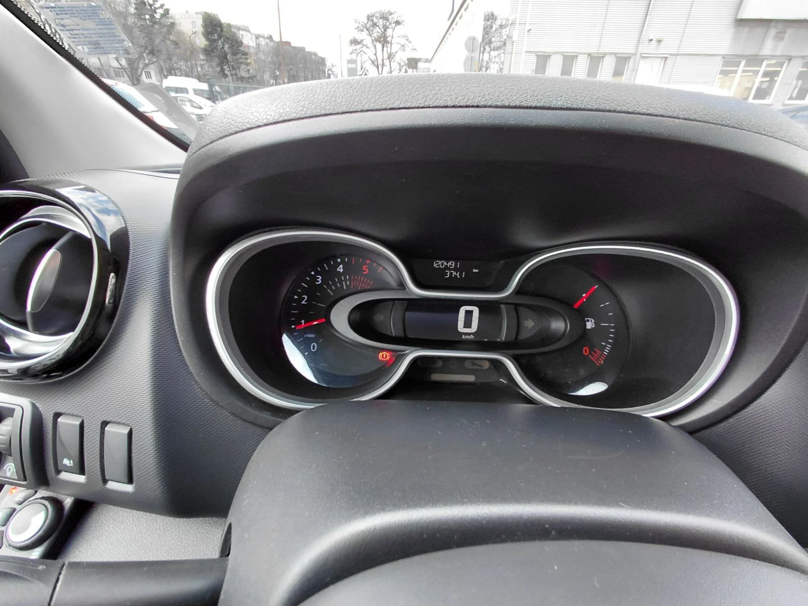 Renault Trafic 2.0dCi/145к.с/L2H1/(8+ 1) места - изображение 10