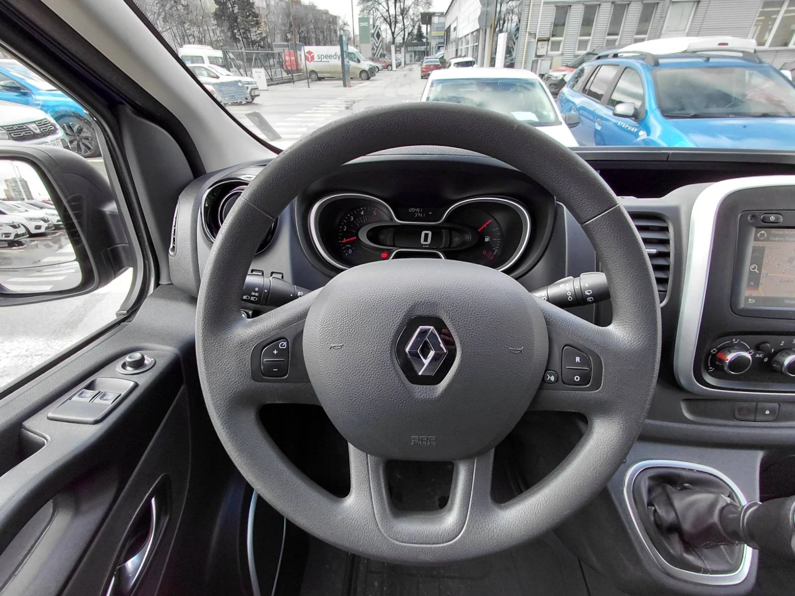 Renault Trafic 2.0dCi/145к.с/L2H1/(8+ 1) места - изображение 9