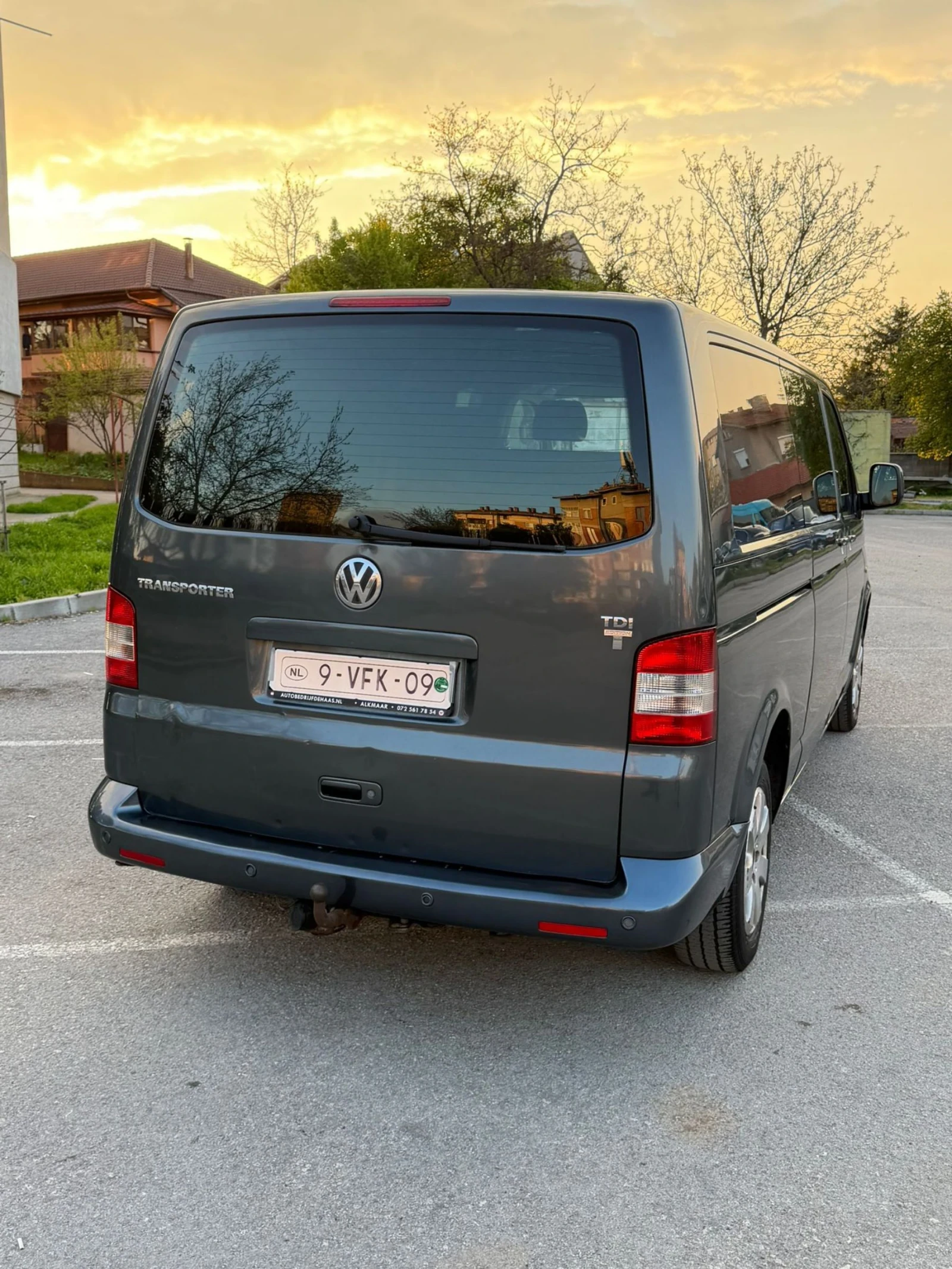 VW T5 1.9TDI 5+ 1 LONG , снимка 4 - Бусове и автобуси - 54240325