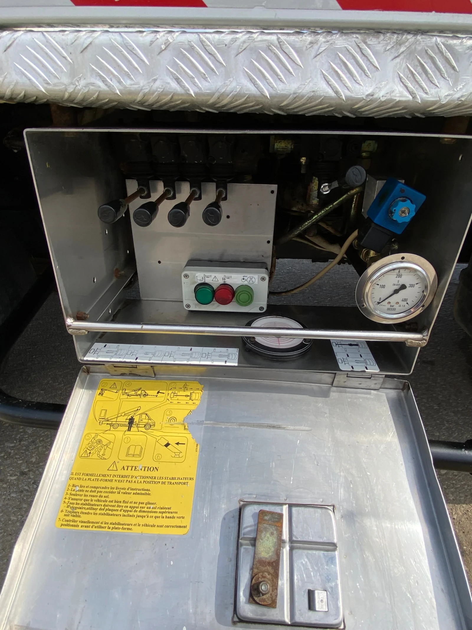 Автовишка Друга марка GSR200T, снимка 11 - Индустриална техника - 53986344