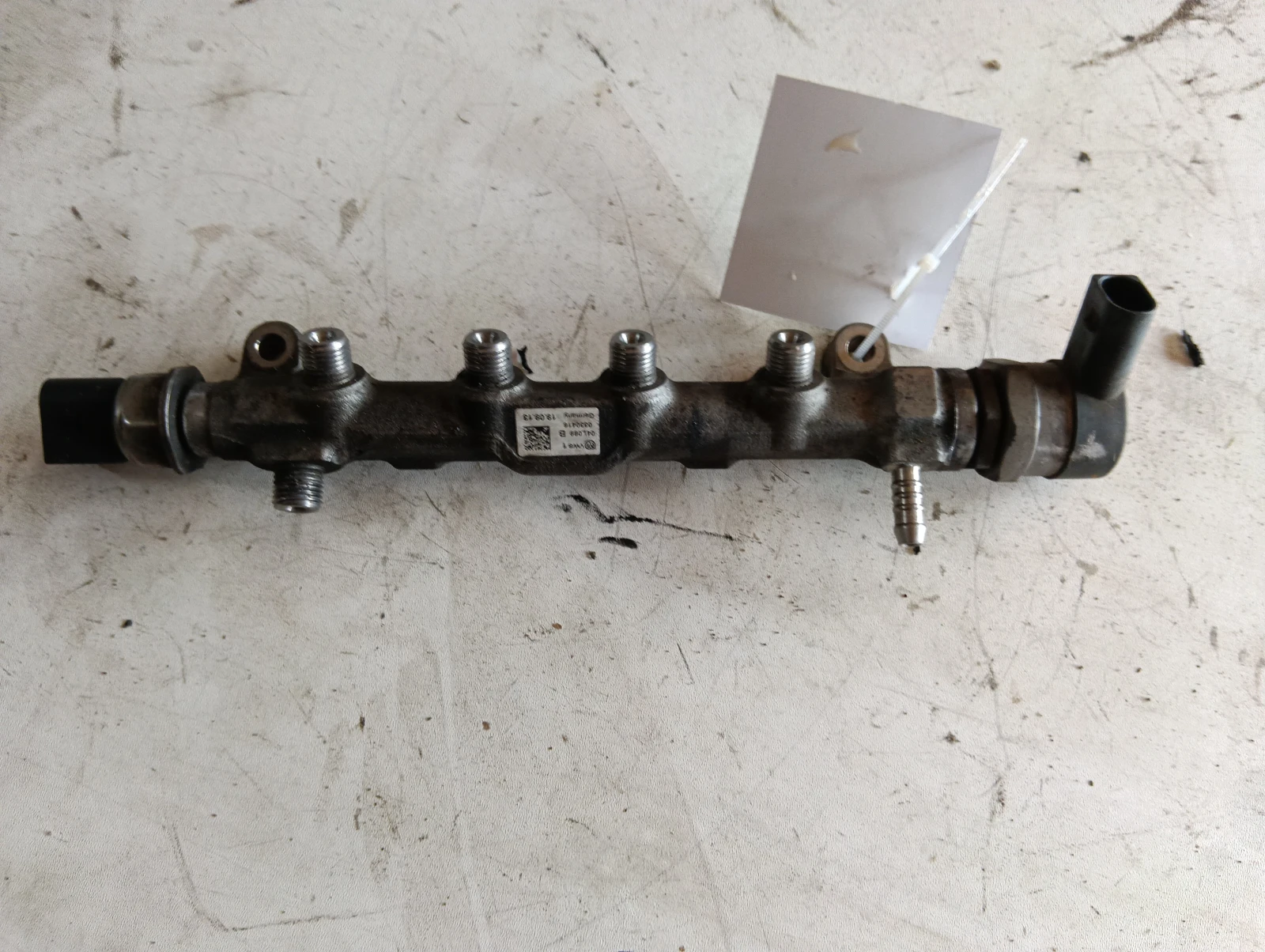горивна рейка 2.0TDI 04L089B 04L906054 057130764AB Audi A3