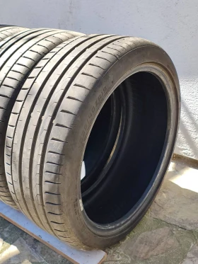 Гуми Летни 235/40R19, снимка 1