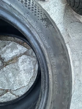 Гуми Зимни 225/50R17, снимка 2 - Гуми и джанти - 47836313