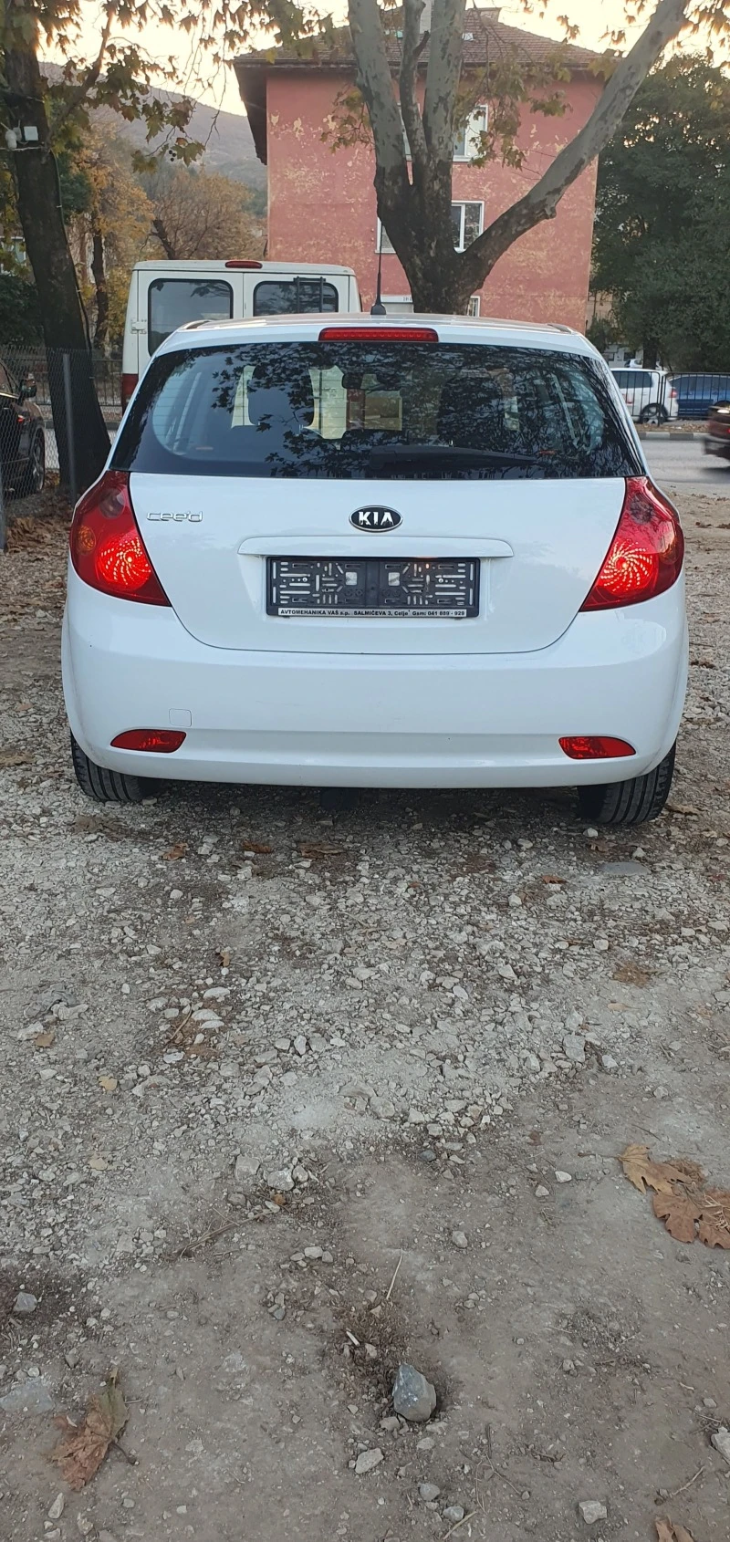 Kia Ceed 1.4 бензин 109к.с. , снимка 9 - Автомобили и джипове - 47225892