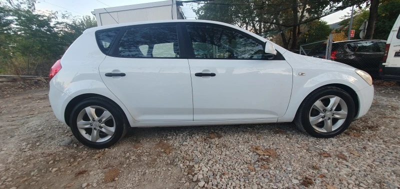 Kia Ceed 1.4 бензин 109к.с. , снимка 5 - Автомобили и джипове - 47225892