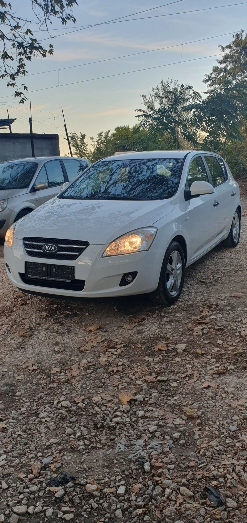 Kia Ceed 1.4 бензин 109к.с. , снимка 3 - Автомобили и джипове - 47225892