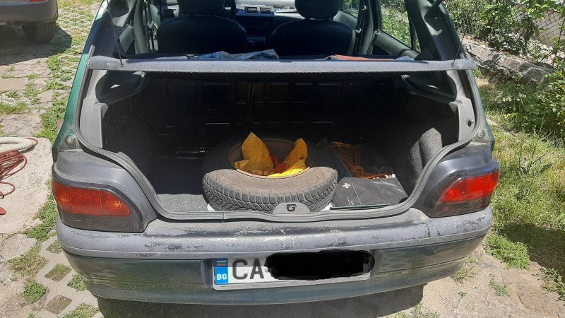 Renault Clio, снимка 6 - Автомобили и джипове - 46433732