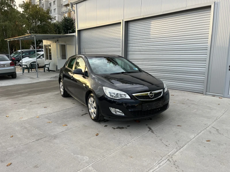 Opel Astra 1.4, снимка 1 - Автомобили и джипове - 47557900