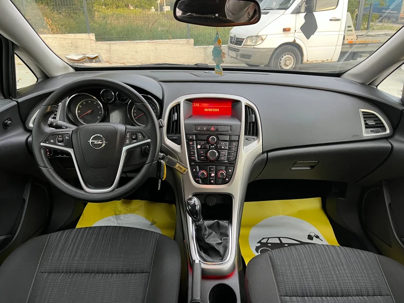 Opel Astra 1.4, снимка 15 - Автомобили и джипове - 47557900