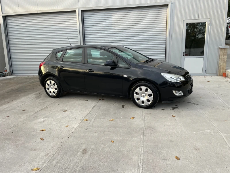 Opel Astra 1.4, снимка 4 - Автомобили и джипове - 47557900