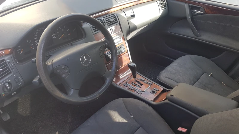 Mercedes-Benz E 270 2.7CDI AVTOMAT, снимка 5 - Автомобили и джипове - 48626761