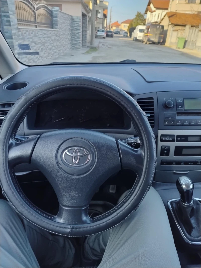 Toyota Corolla verso 2.0, снимка 2 - Автомобили и джипове - 49350048