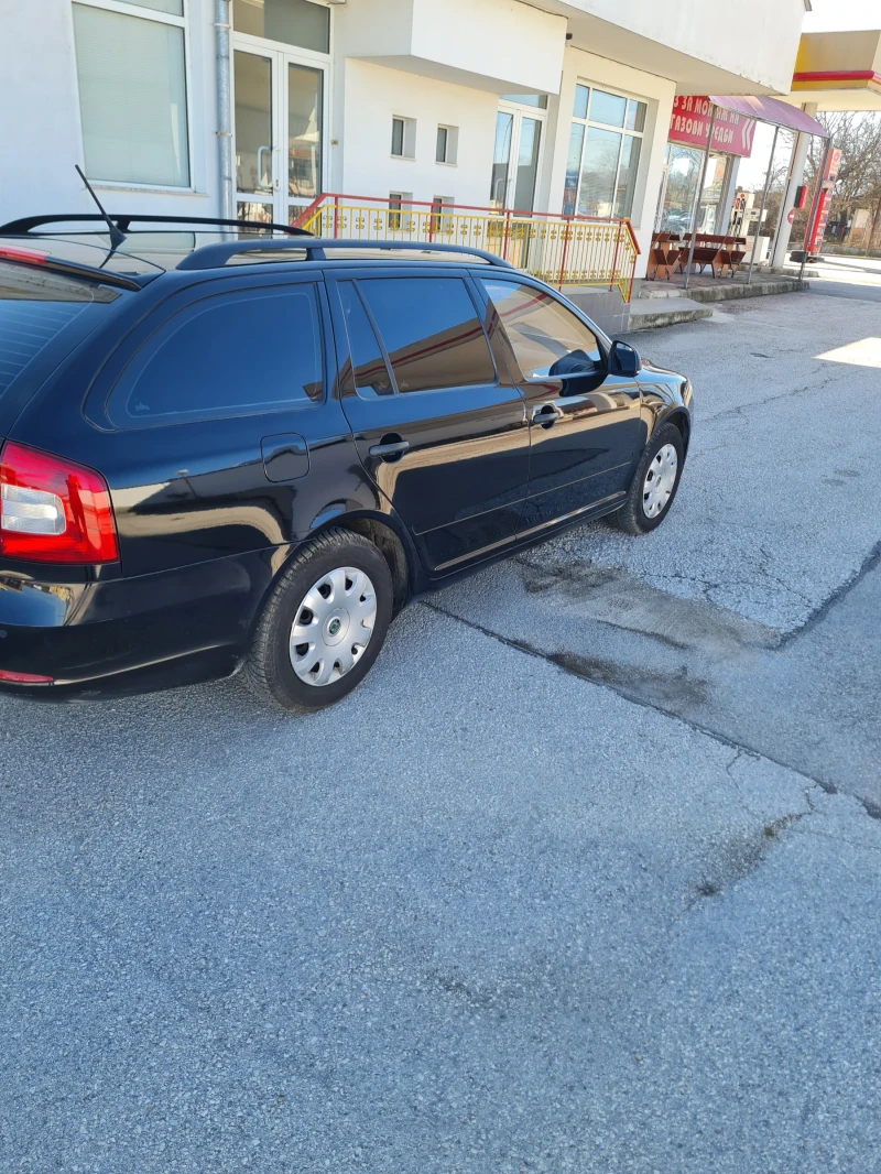 Skoda Octavia 1.6куб.105к.с. 2011г. , снимка 3 - Автомобили и джипове - 49391944