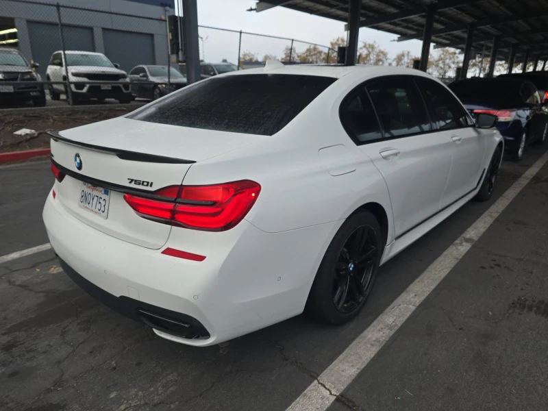 BMW 750 M* SPORT* XDRIVE* BOWER* WILKINS* ДИСТРОНИК* ОБДУХ, снимка 2 - Автомобили и джипове - 52574361