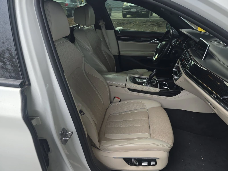 BMW 750 M* SPORT* XDRIVE* BOWER* WILKINS* ДИСТРОНИК* ОБДУХ, снимка 12 - Автомобили и джипове - 52574361