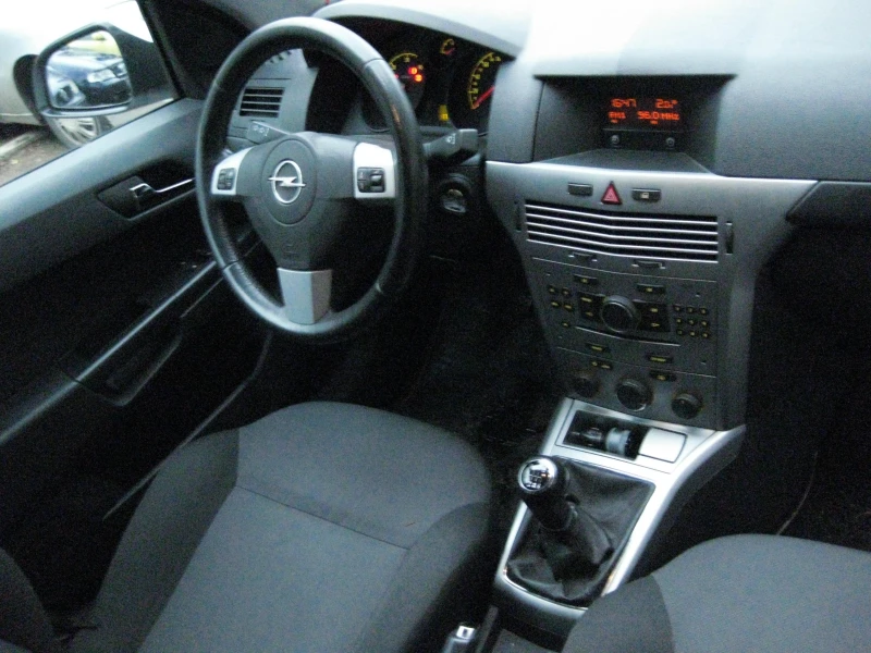 Opel Astra H, снимка 9 - Автомобили и джипове - 52596820