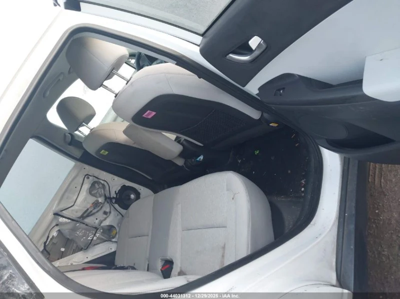 Hyundai Accent ELECTRIC Front Wheel Drive, снимка 15 - Автомобили и джипове - 53286949