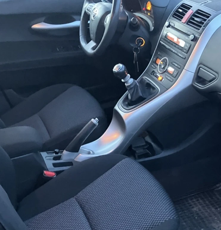 Toyota Auris 1.33vvt 99pa - изображение 6