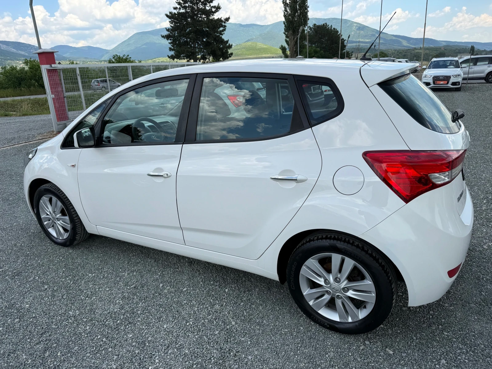 Hyundai Ix20 (KATO НОВА) - изображение 9