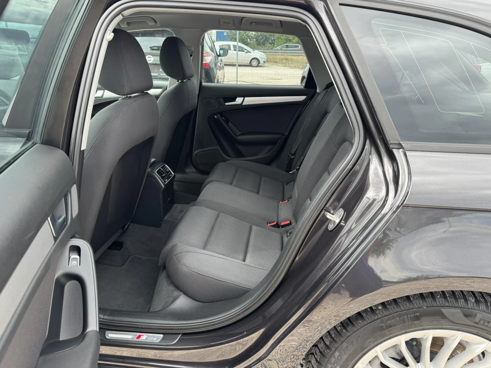 Audi A4 2.0TDI - изображение 9