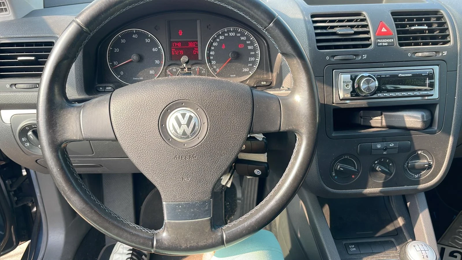 VW Golf 1.6 - изображение 9