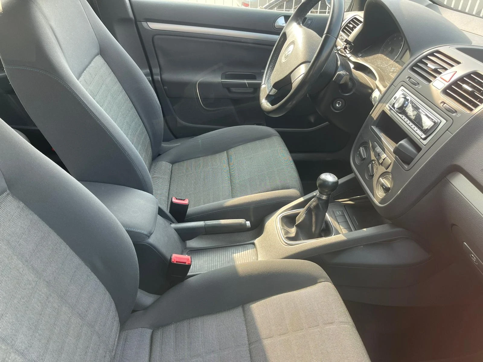 VW Golf 1.6 - изображение 5