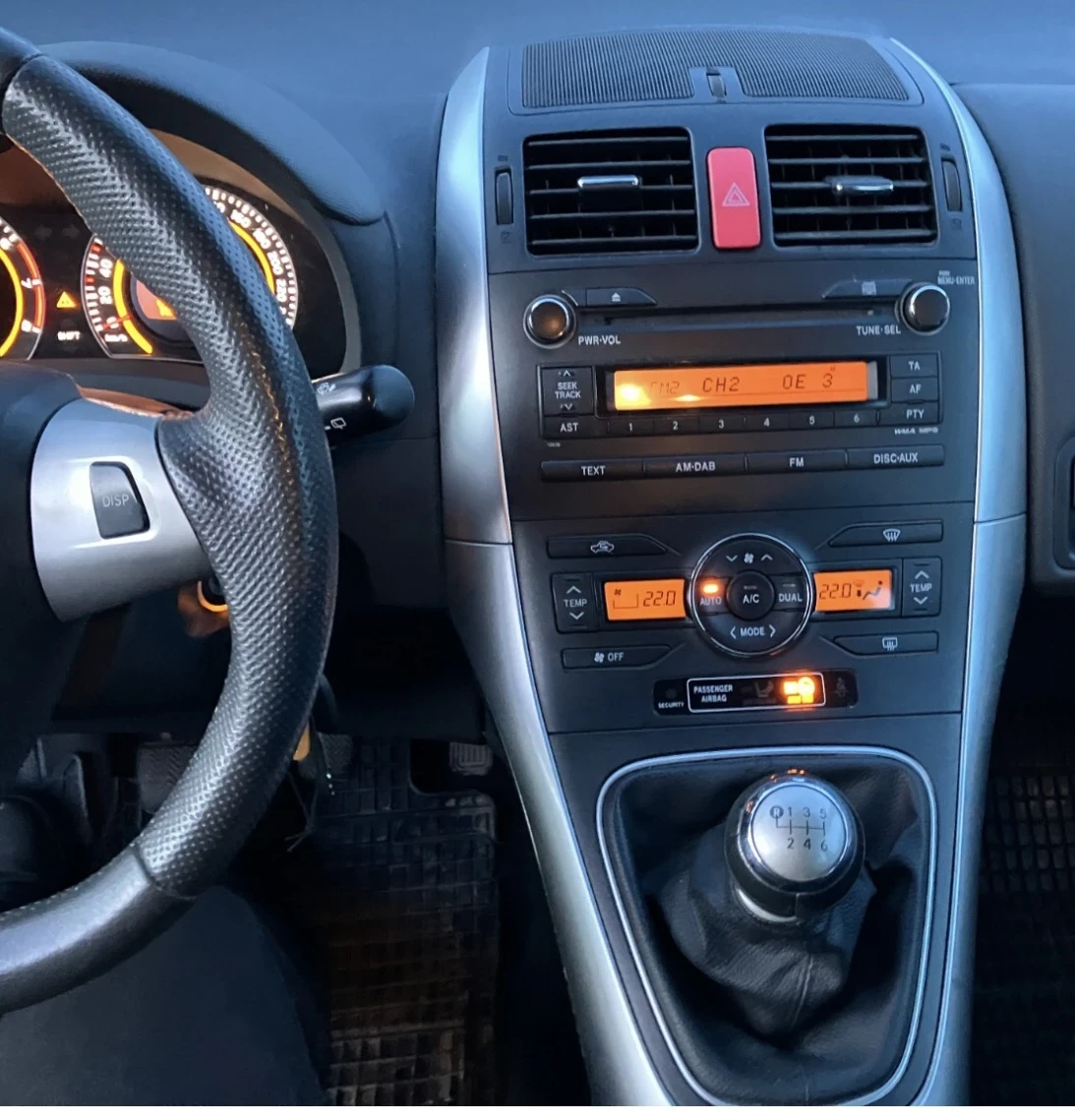 Toyota Auris 1.33vvt 99pa - изображение 7