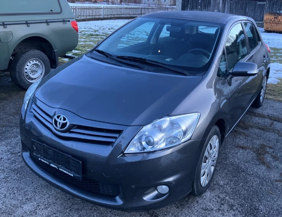Toyota Auris 1.33vvt 99pa - изображение 3