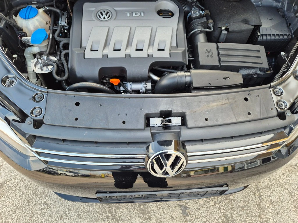 VW Touran 1.6 TDI 7 места NAVI ITALY, снимка 17 - Автомобили и джипове - 53772975
