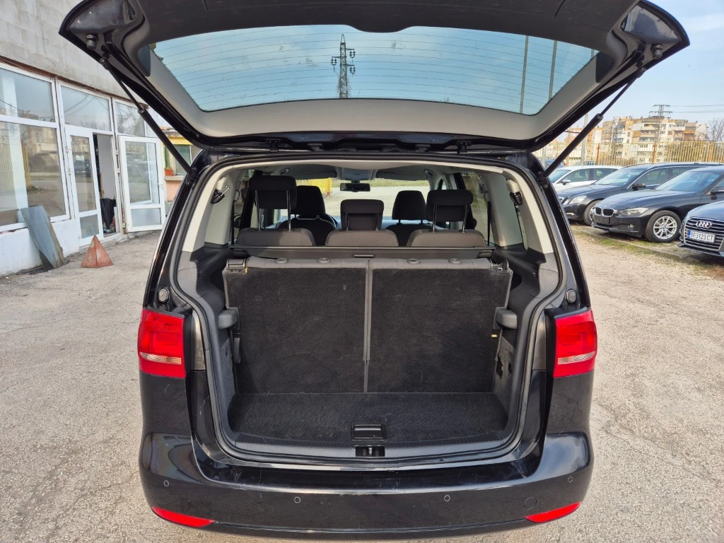 VW Touran 1.6 TDI 7 места NAVI ITALY, снимка 16 - Автомобили и джипове - 53772975