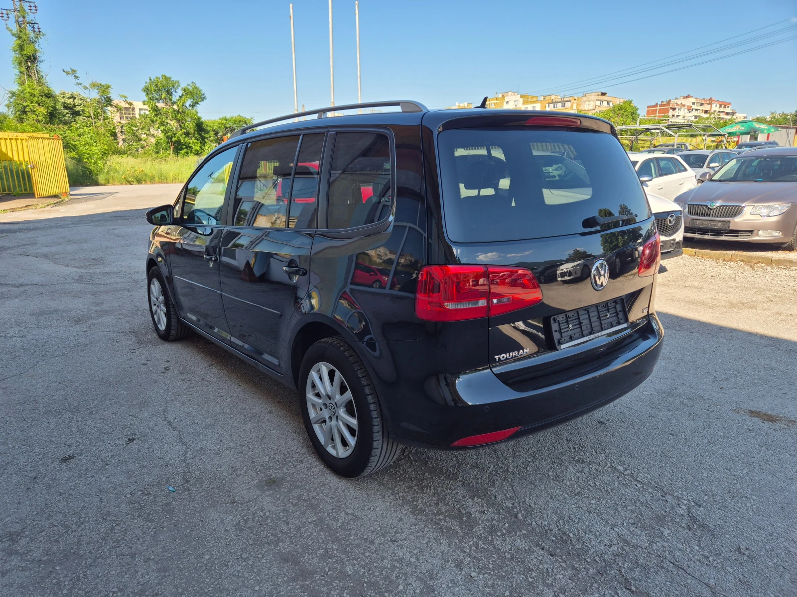 VW Touran 1.6 TDI 7 места NAVI ITALY, снимка 7 - Автомобили и джипове - 53772975
