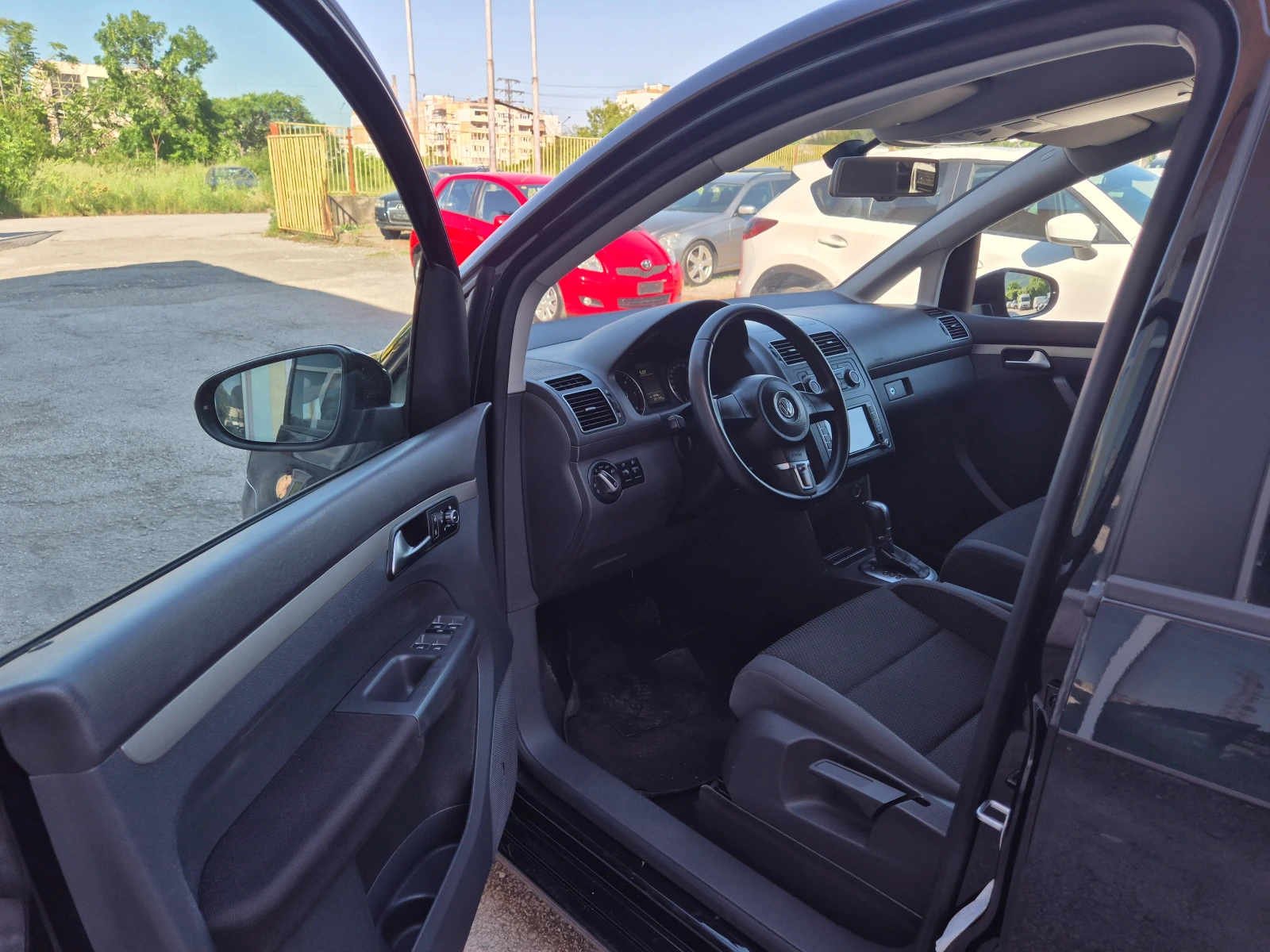 VW Touran 1.6 TDI 7 места NAVI ITALY, снимка 9 - Автомобили и джипове - 53772975