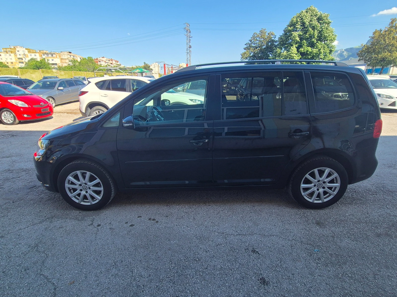 VW Touran 1.6 TDI 7 места NAVI ITALY, снимка 8 - Автомобили и джипове - 53772975