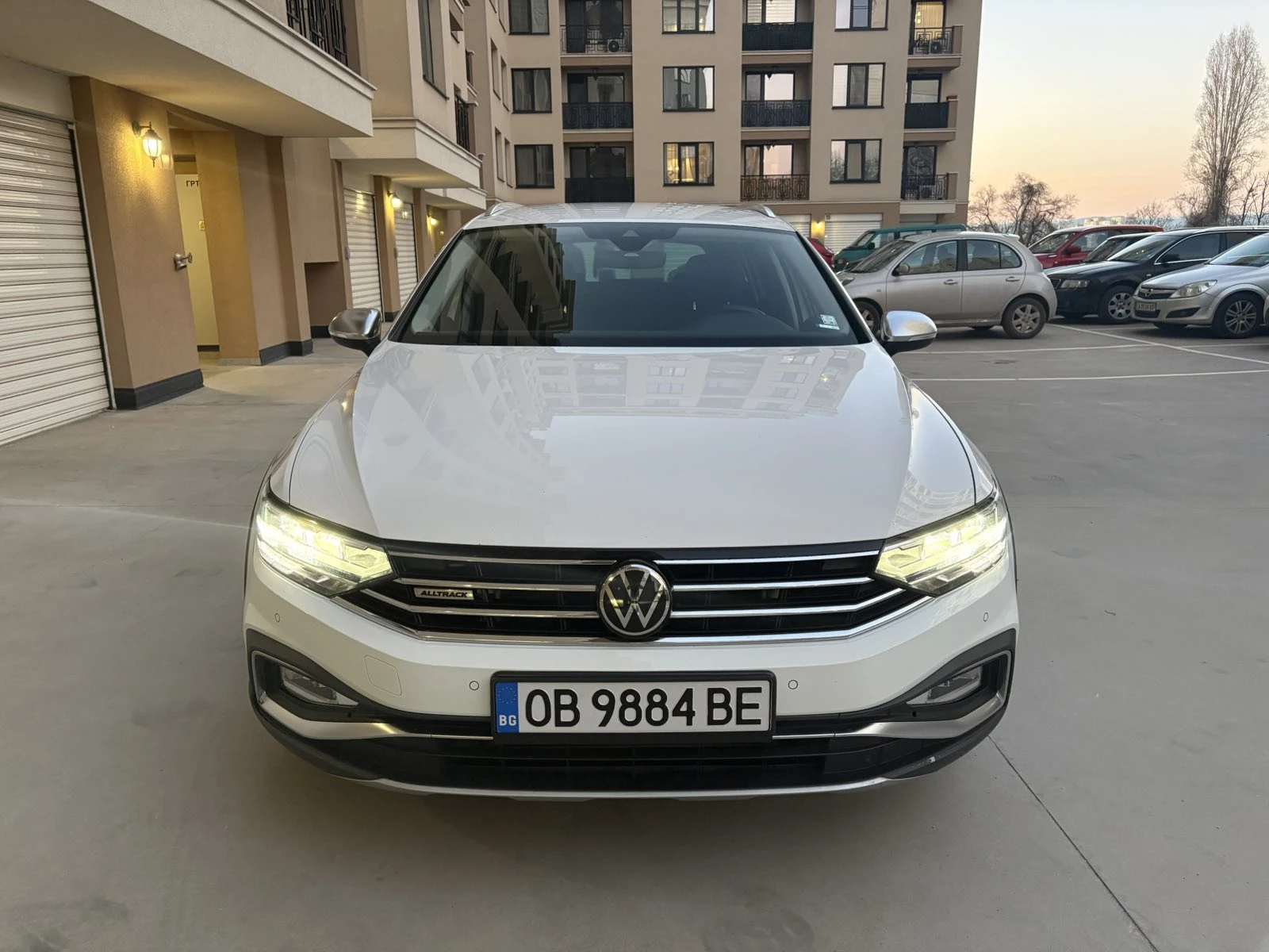 VW Passat, снимка 2 - Автомобили и джипове - 54008093