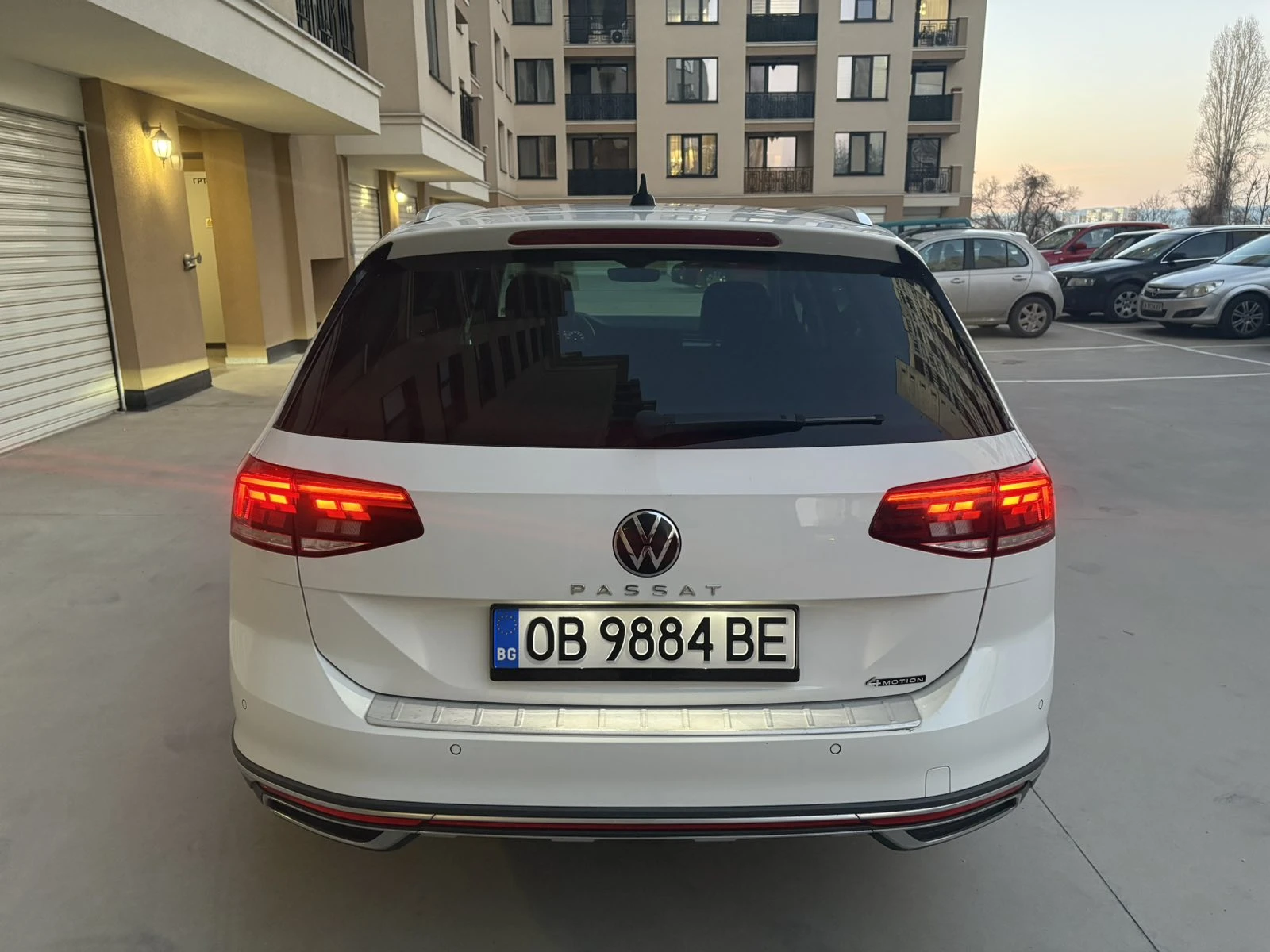 VW Passat, снимка 5 - Автомобили и джипове - 54008093