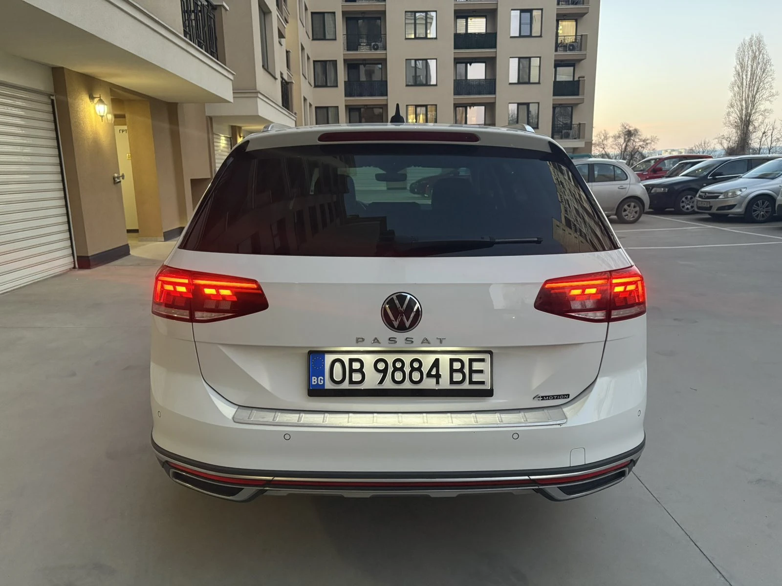 VW Passat, снимка 8 - Автомобили и джипове - 54008093