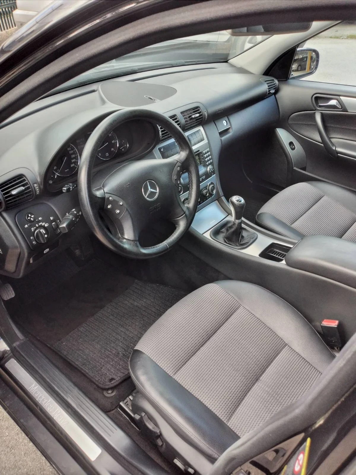 Mercedes-Benz C 200 kompressor AVANTGARDE, снимка 3 - Автомобили и джипове - 54176976