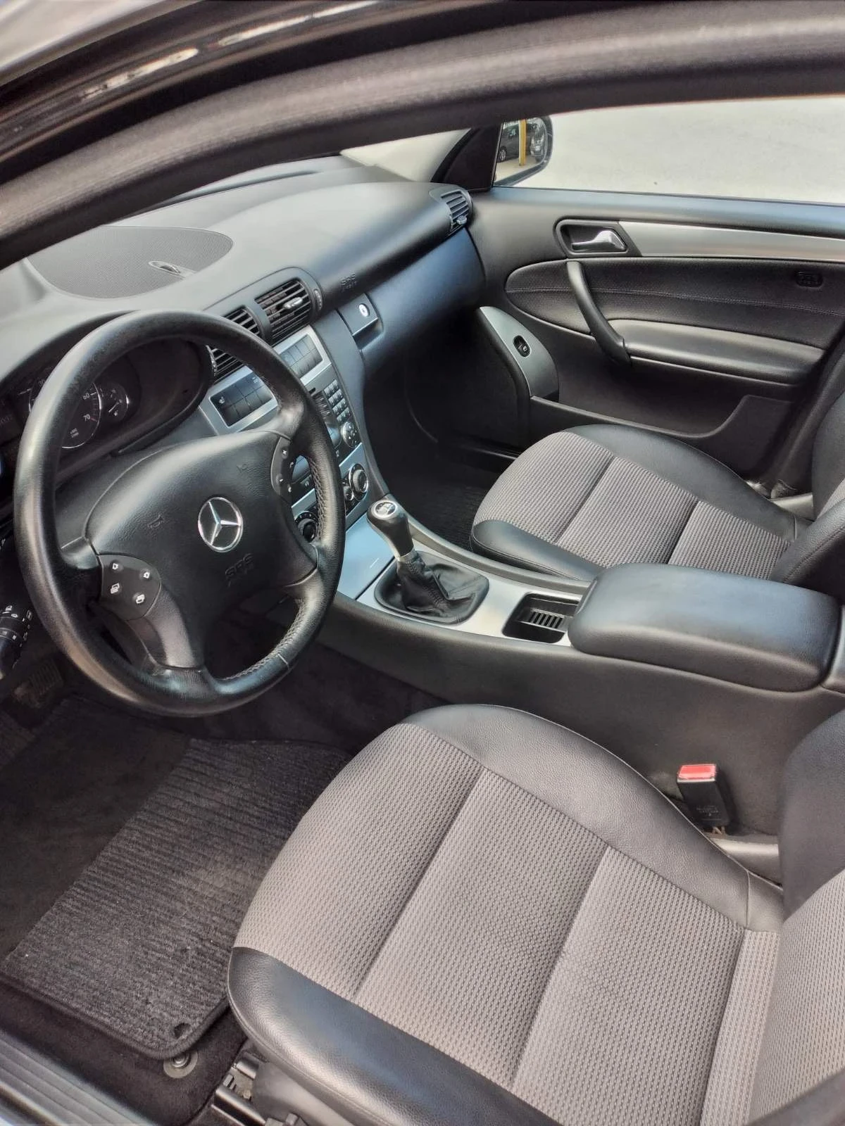 Mercedes-Benz C 200 kompressor AVANTGARDE, снимка 9 - Автомобили и джипове - 54176976