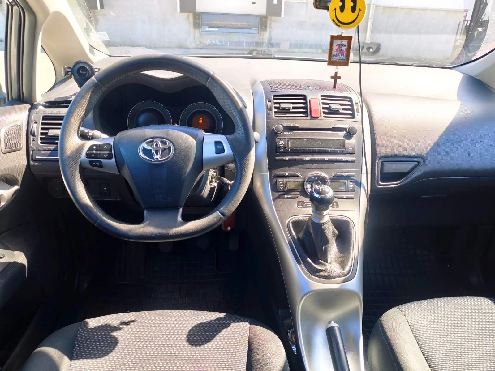 Toyota Auris, снимка 7 - Автомобили и джипове - 54139886