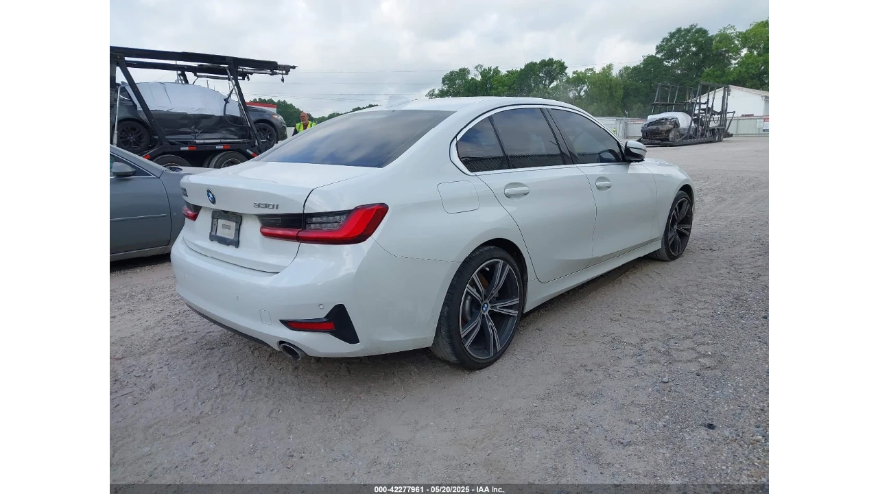 BMW 330 DIGITAL* Hi-Fi* CARPLAY* CAMERA* , снимка 6 - Автомобили и джипове - 54165466