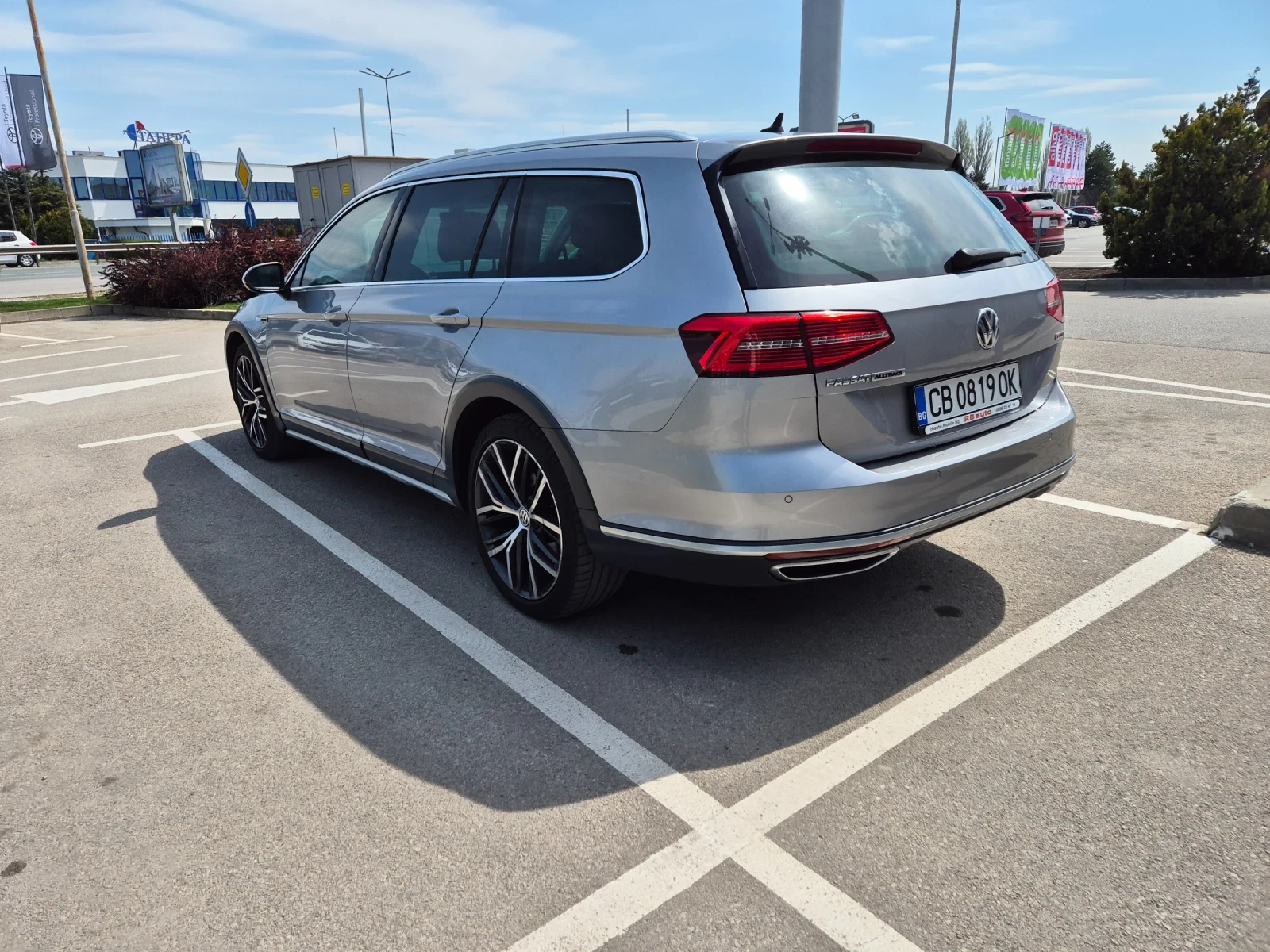 VW Alltrack 2.0d-190k.4x4 Дигитал.Обслужен автомобил., снимка 7 - Автомобили и джипове - 54259220