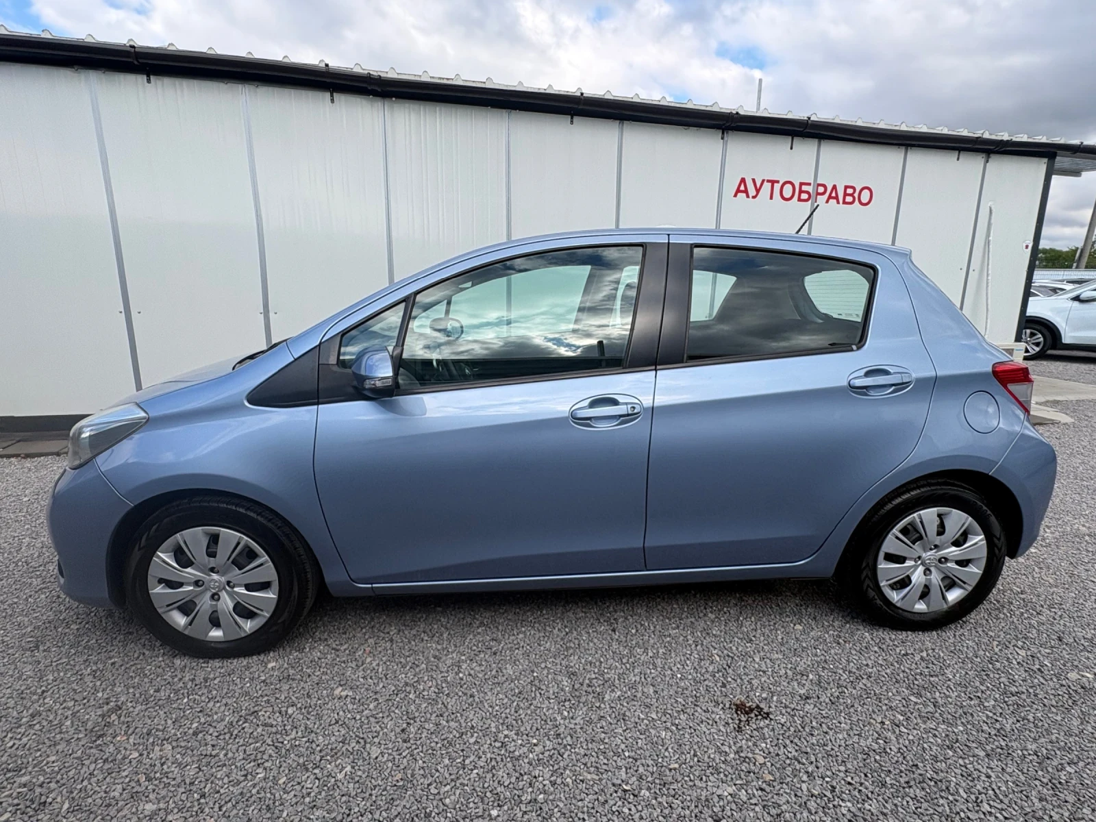 Toyota Yaris 1.4D4D-АВТОМАТИК, снимка 5 - Автомобили и джипове - 54377358