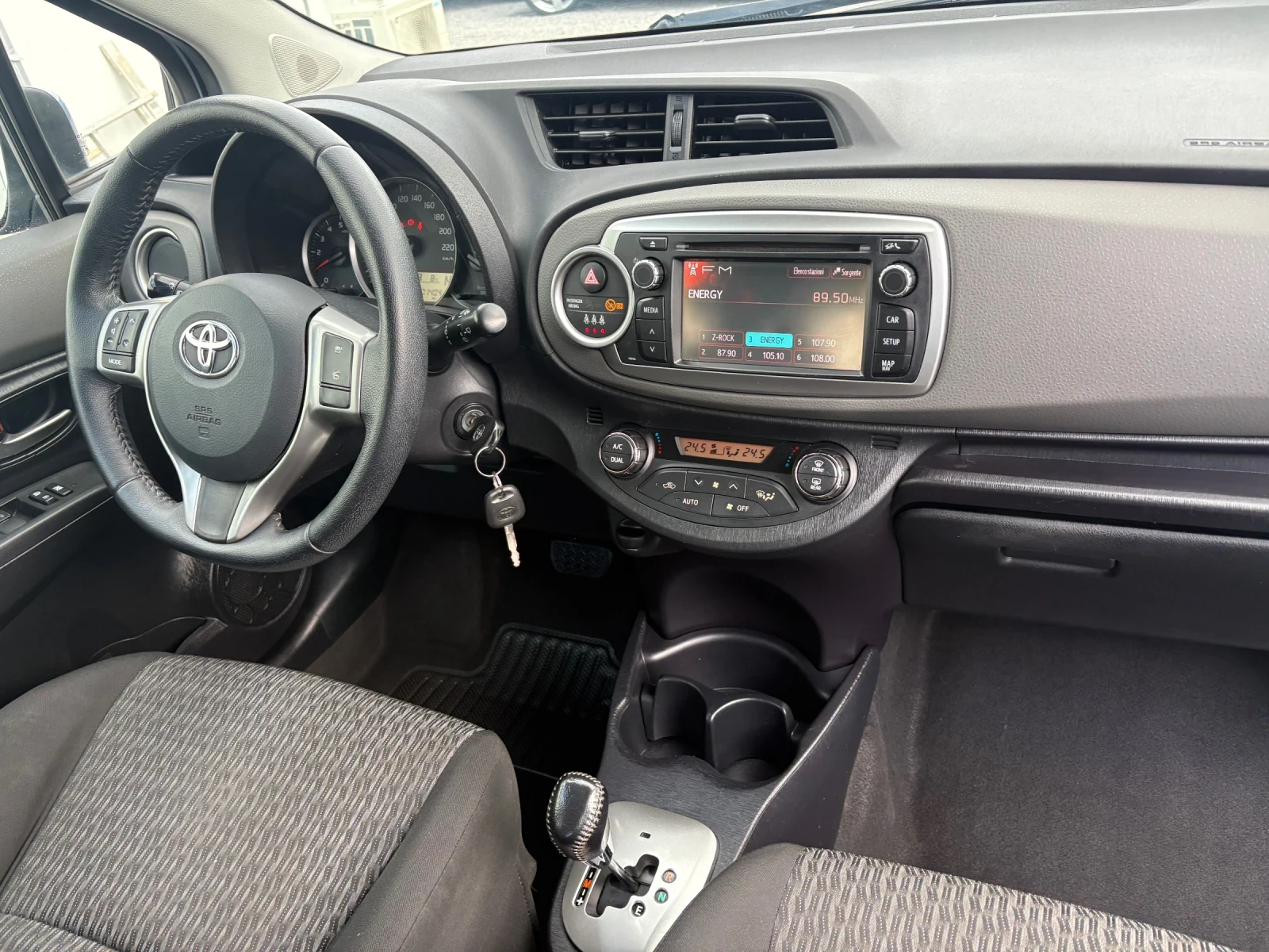 Toyota Yaris 1.4D4D-АВТОМАТИК, снимка 12 - Автомобили и джипове - 54377358